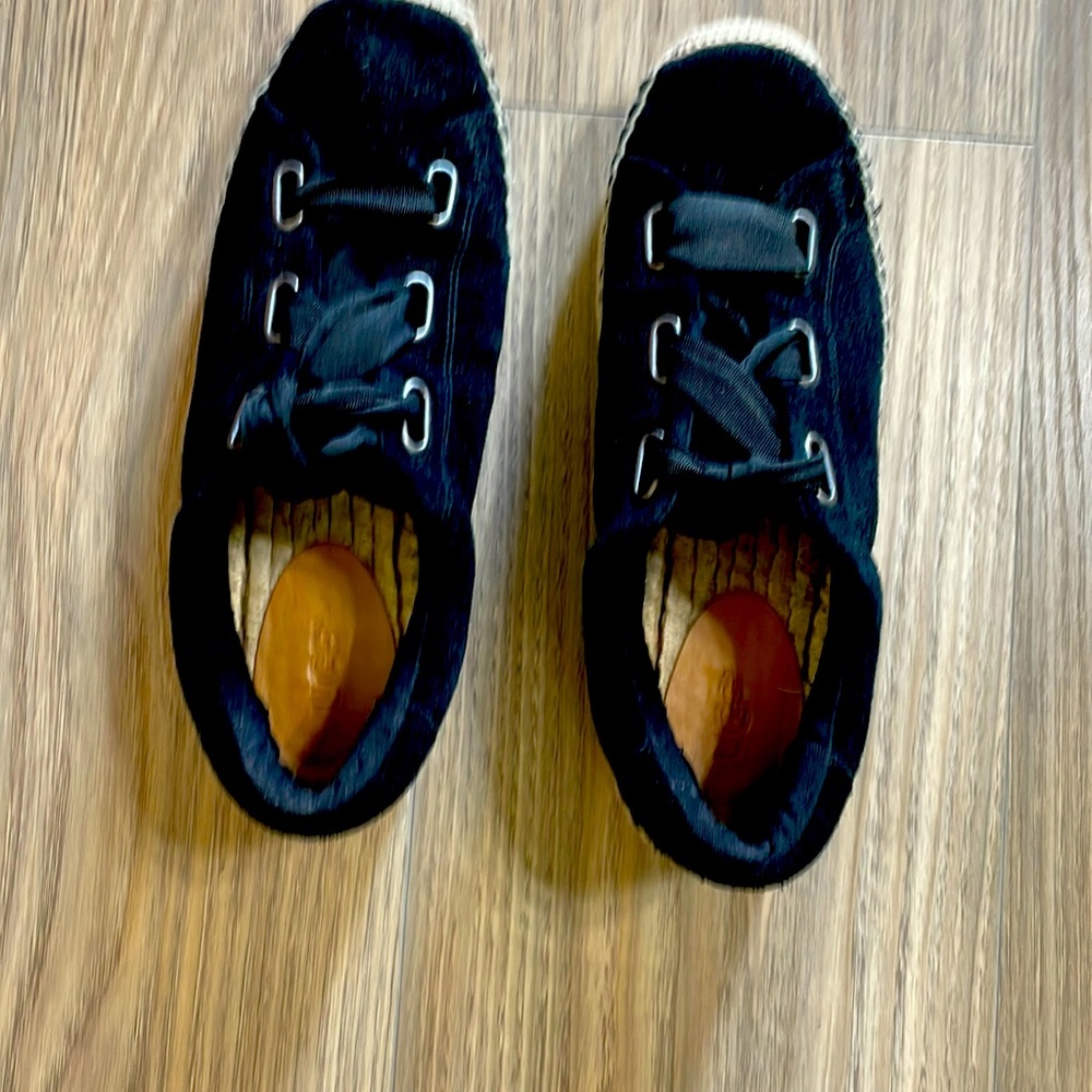 Super cute Ugg espadrilles.